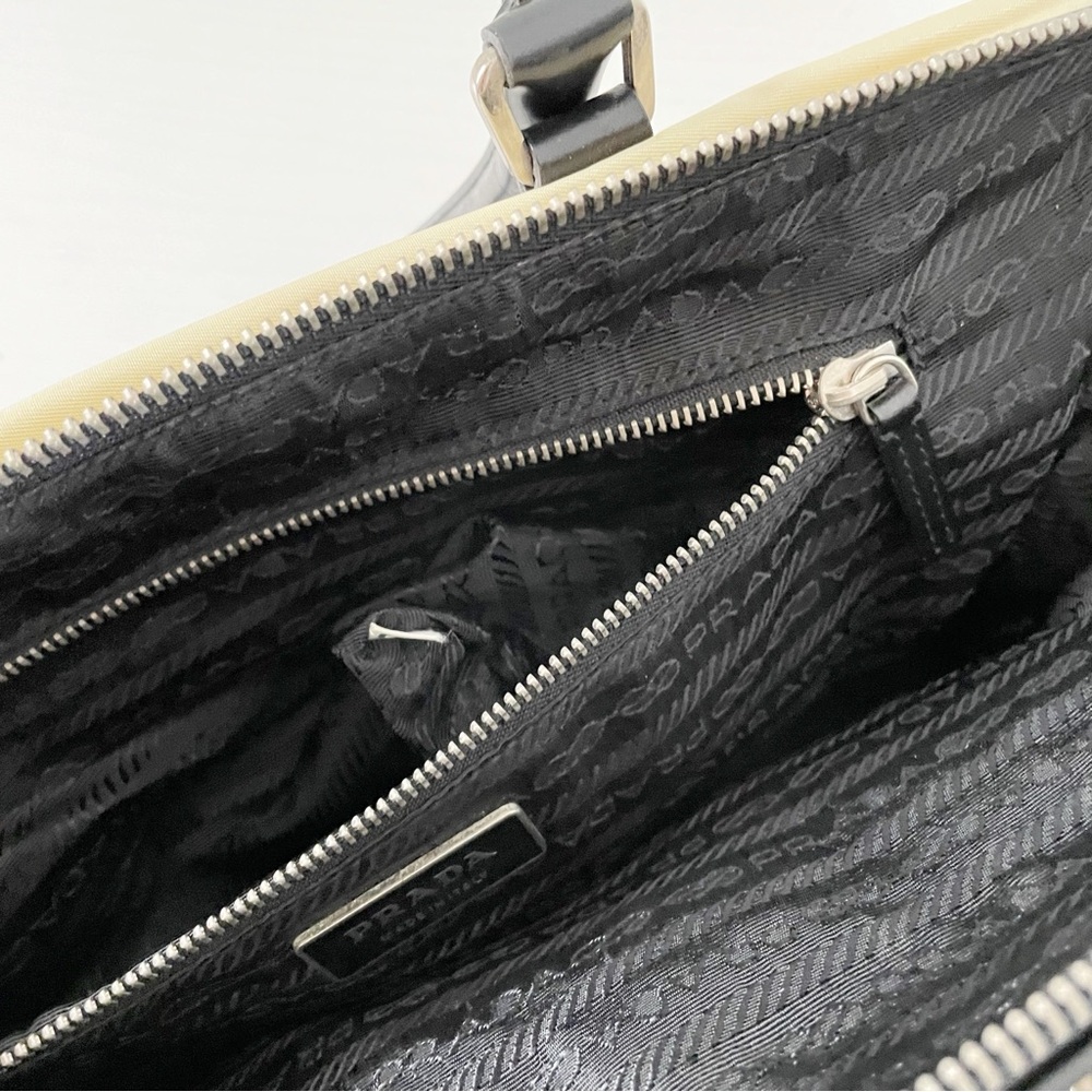 Prada RARE light tan nylon black leather doctor travel bag lock triangle logo - Picture 14 of 15